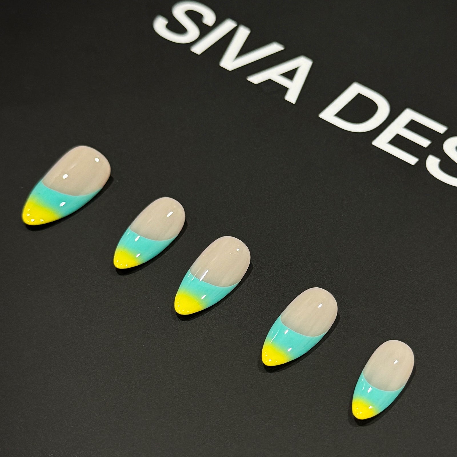 Siva Nail, Tropical Ripple, Vibrant Summer, Handmade Press on Nails