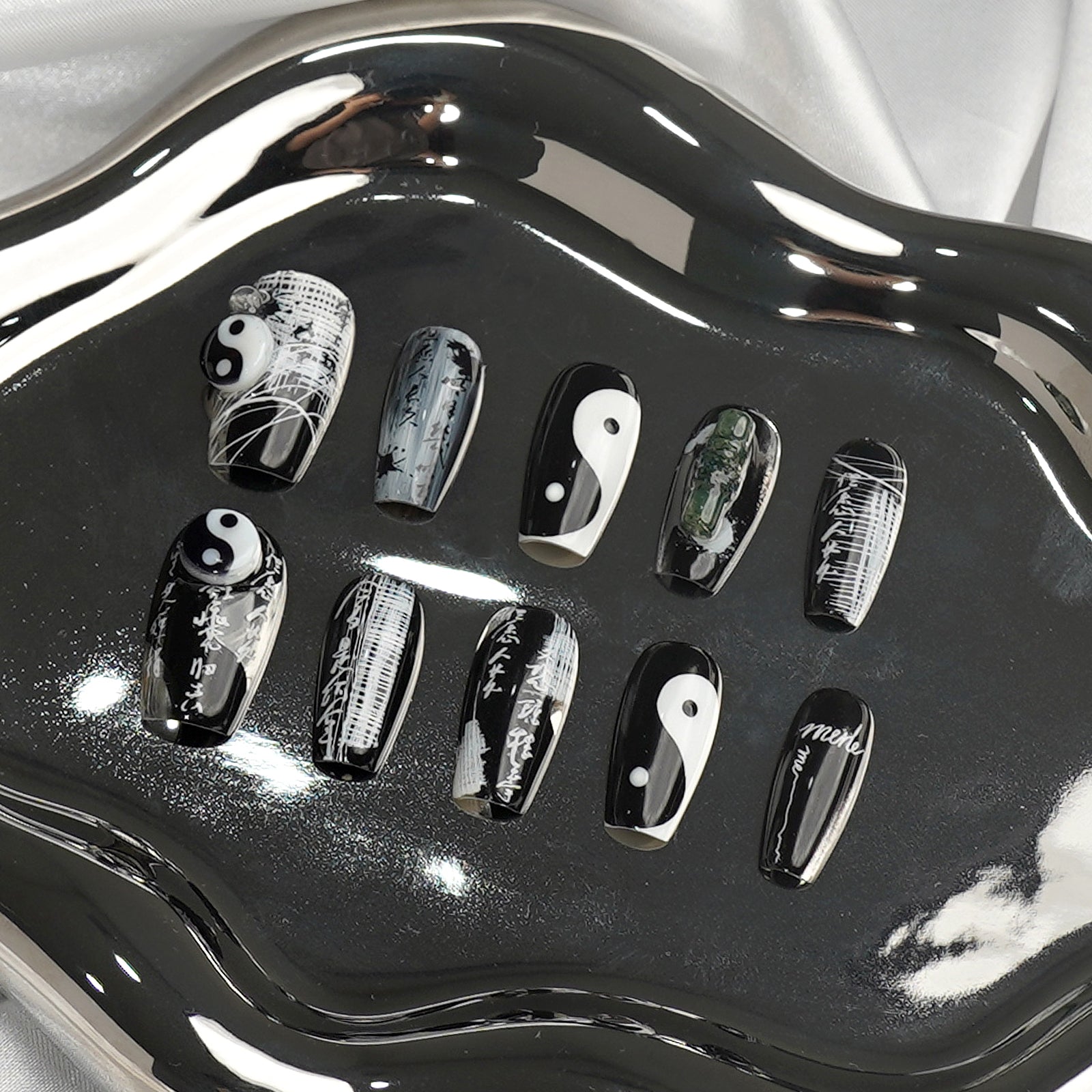 Siva Nail, Chaos, Black & White Harmony, Handmade Press on Nails