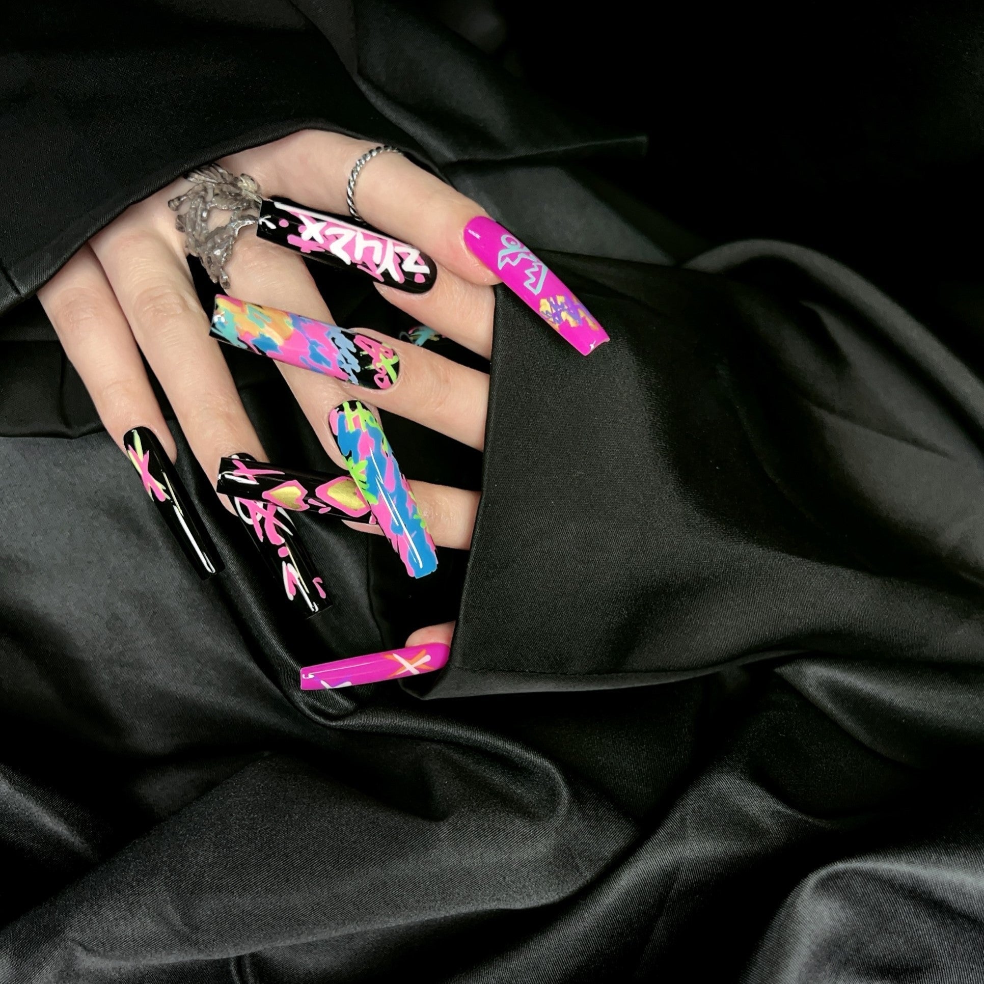 Siva Nail, Neon Groove, Graffiti Style, Handmade Press on Nails