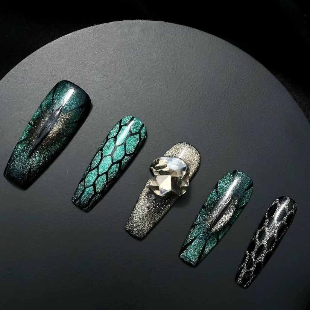 Siva Nail, Chain Reaction, Glam Edge, Handmade Press on Nails