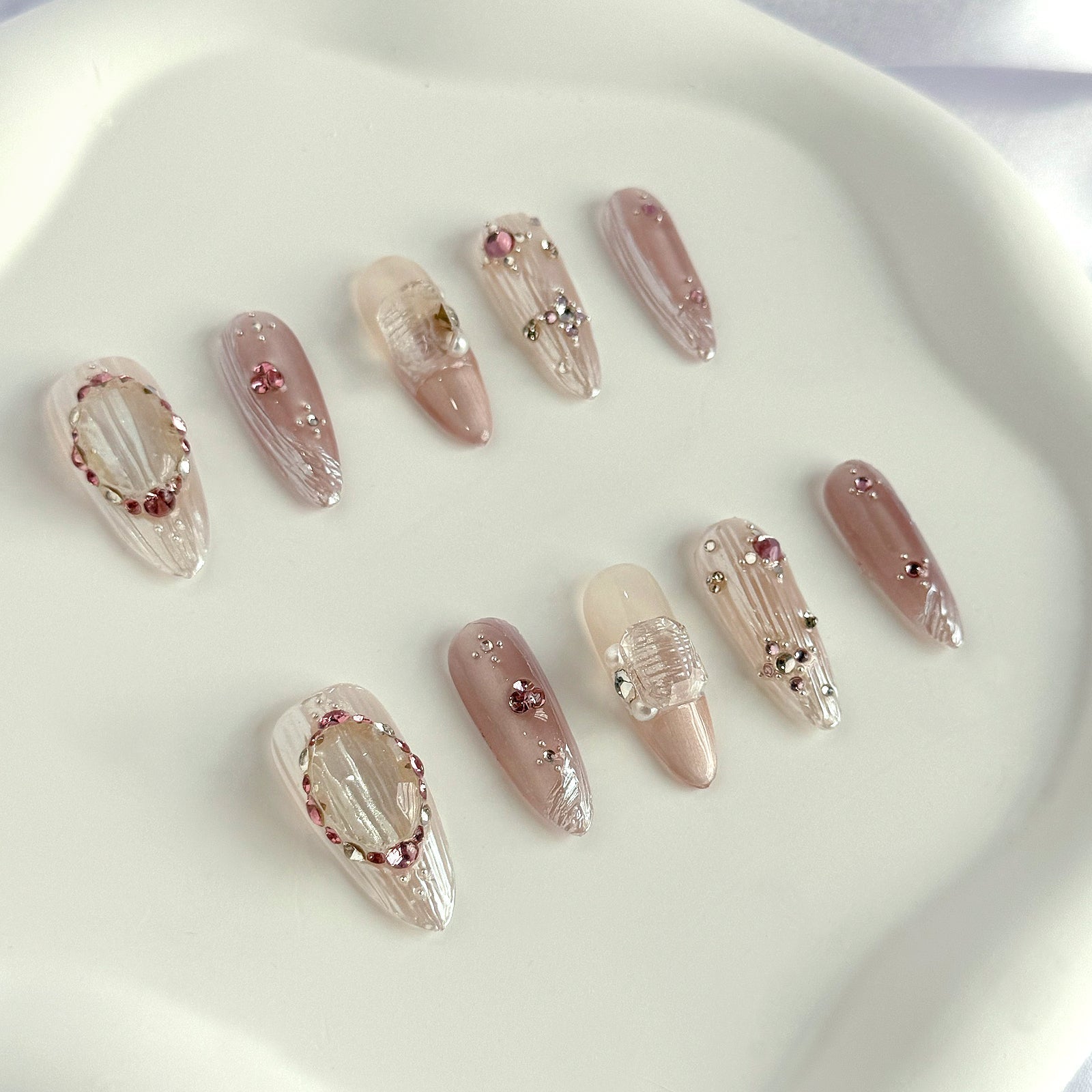 Siva Nail, Royal Pearl, Luxurious Elegance, Handmade Press on Nails