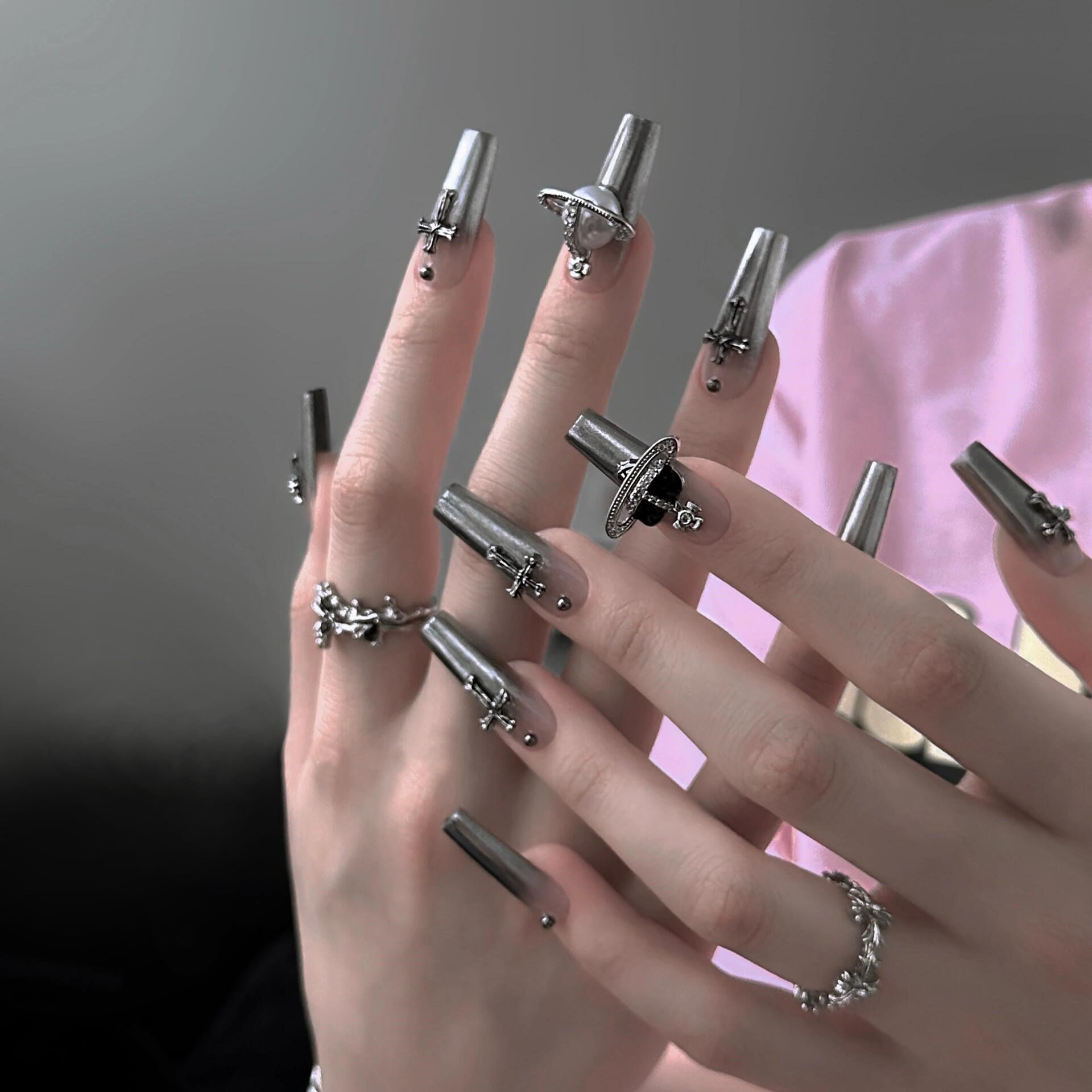 Siva Nail, Ringlet, Silver Chrome, Handmade Press on Nails